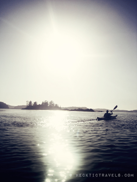 Vancouver Island - Kayaking outside Tofino