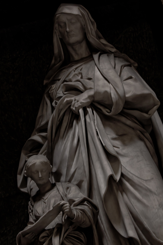 Statue inside the Pantheon