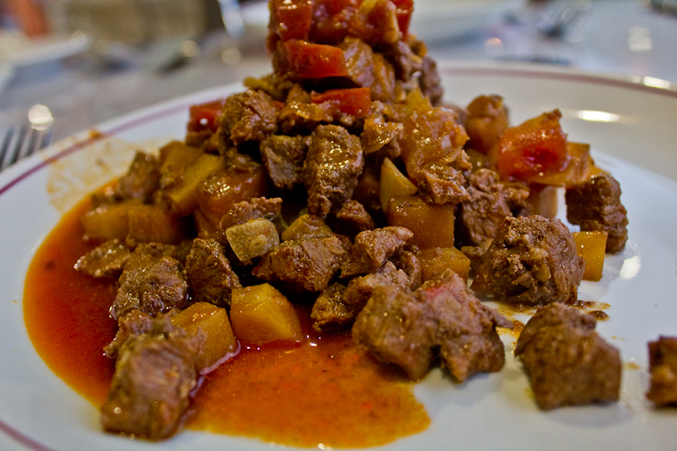 Turkish-Food-Testi-Kebab-3