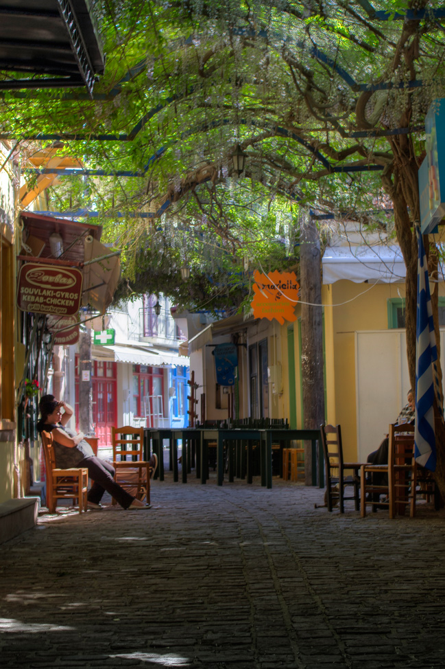 This is supposed to be one of the most popular shopping streets, in Petra.