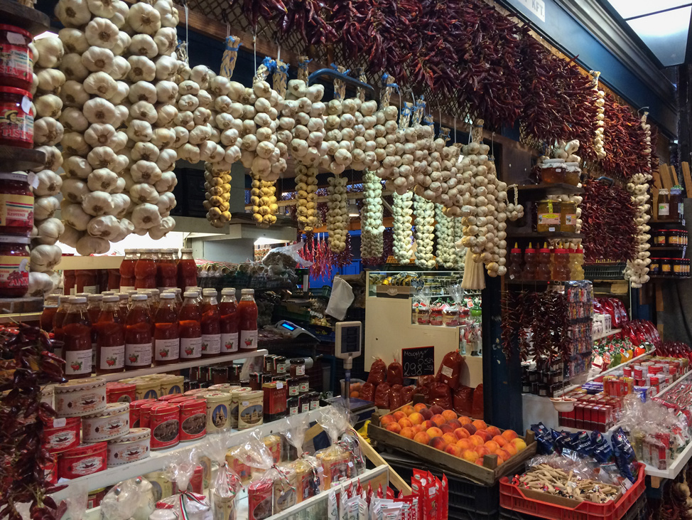 Central-Market-Hall-Garlic-974x731