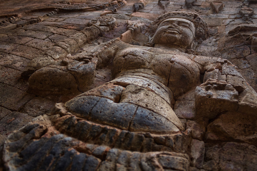 Carvings at Prasat Kravan