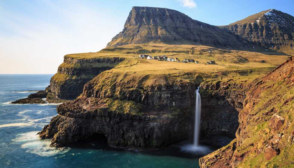 The Best Hiking in the Faroe Islands thumbnail