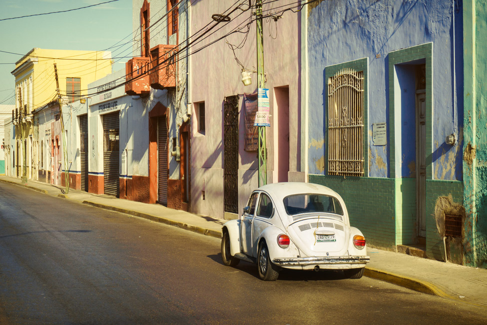 White VW Beetle Mérida