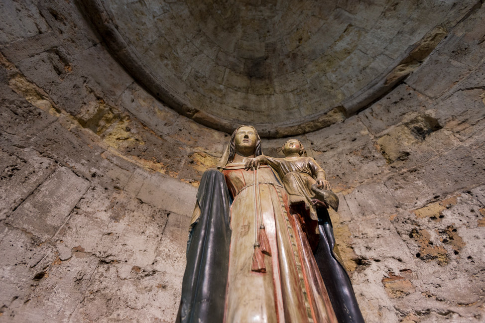 Besalú Statue