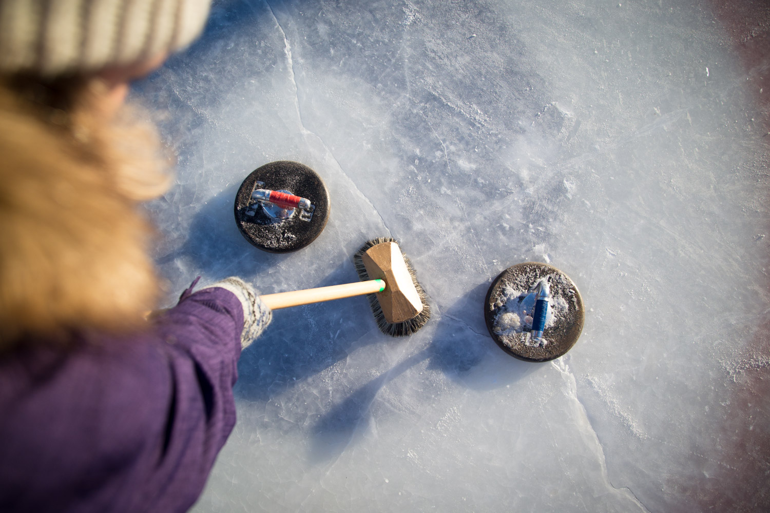 Sweeping Rocks Curling